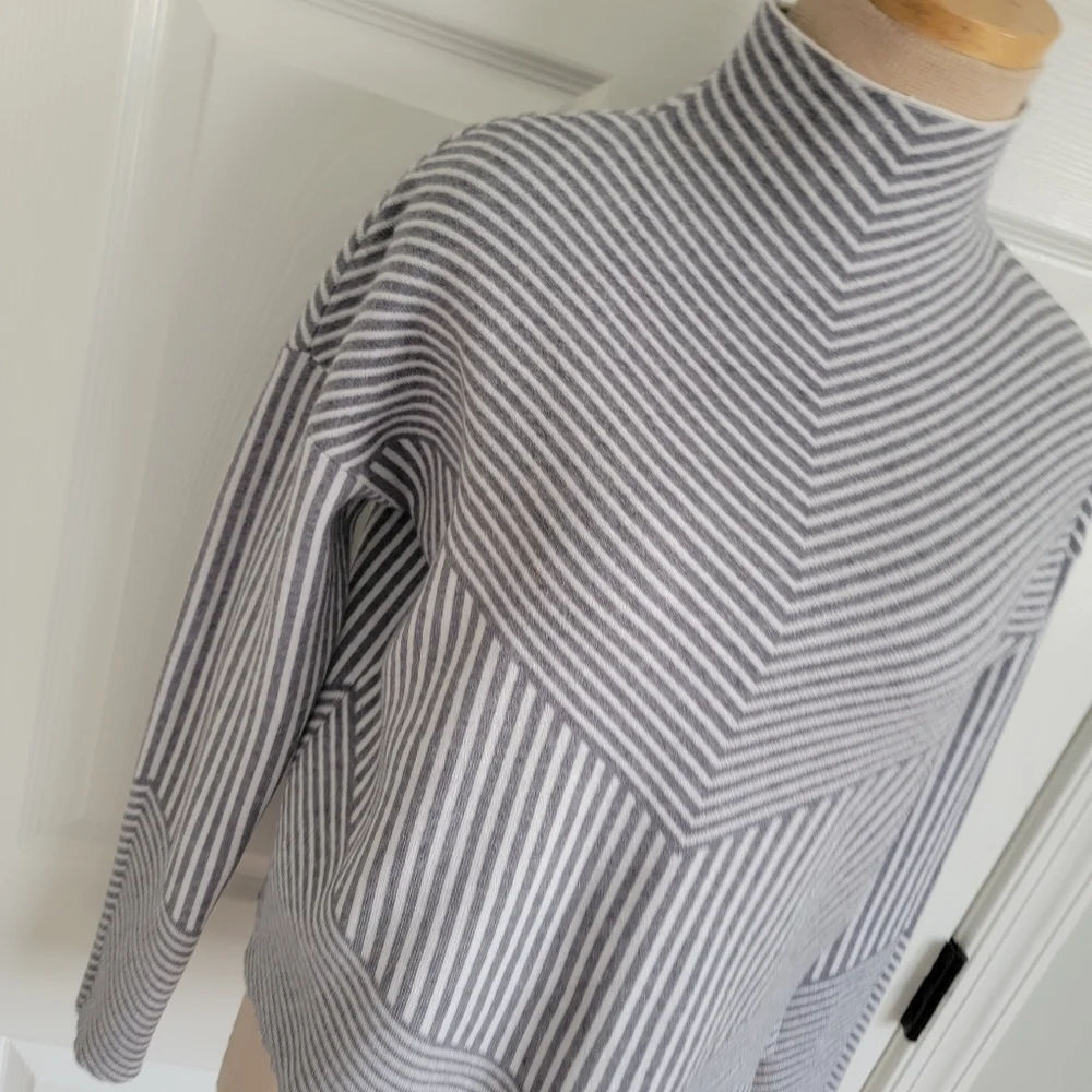 2/$20 Cynthia Rowley Striped Mick Neck Sweater S - Picture 2 of 13
